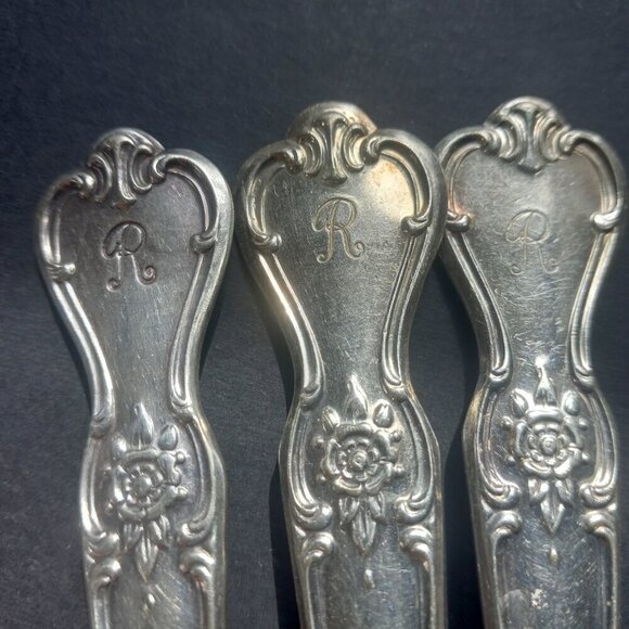 Silver Plate Flatware Lot of 8 Vintage Old Company Plate 'R' Monogrammed - Picture 5 of 5